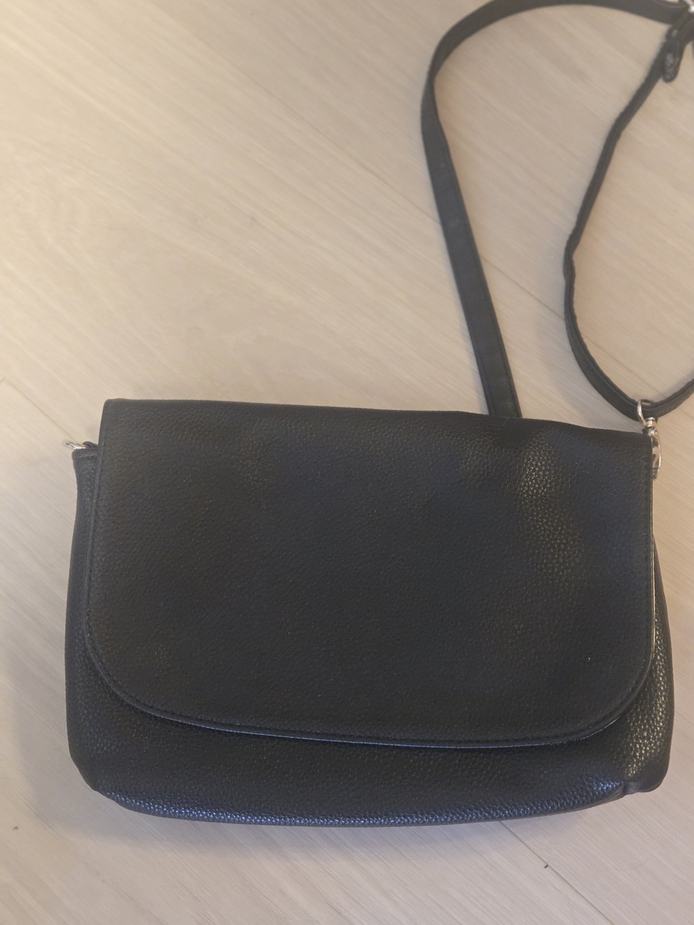 Classic Black Crossbody Bag - Sleek Everyday Shoulder Bag